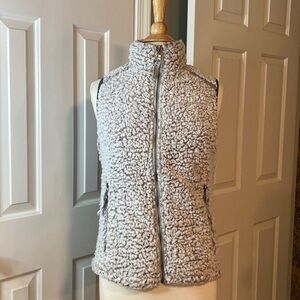 NWOT Sherpa Style Vest Size Small Super Soft & Warm